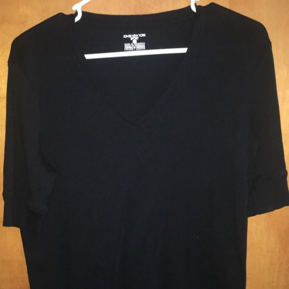 Women’s black top